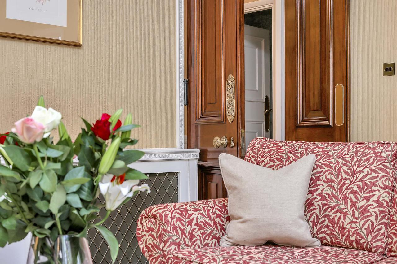Appartamento 10 Curzon Street By Mansley Londra Esterno foto